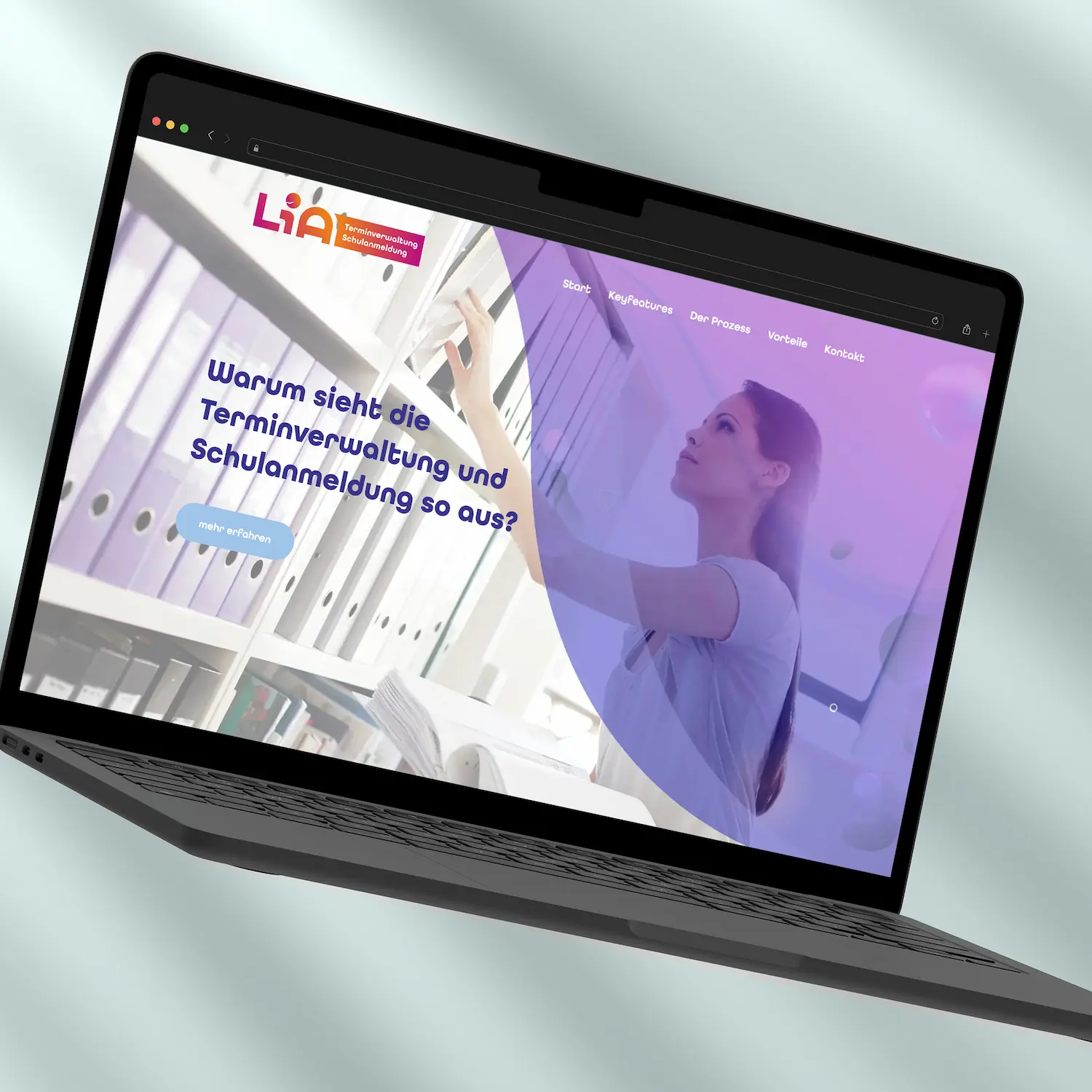 Webdesign für Innoviosoft - Desktop-Ansicht der Startseite der Schulanmeldung LiA